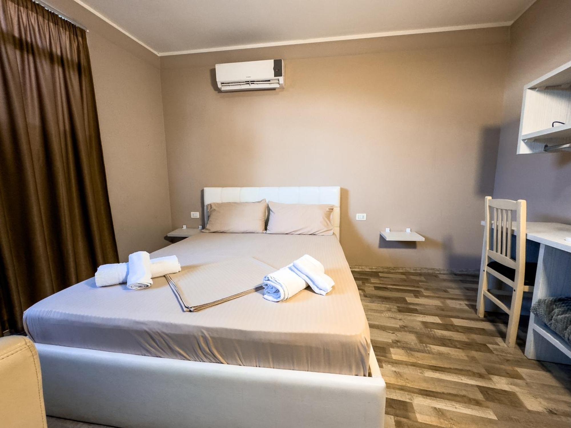 Shkodra Budget Hotel Buitenkant foto