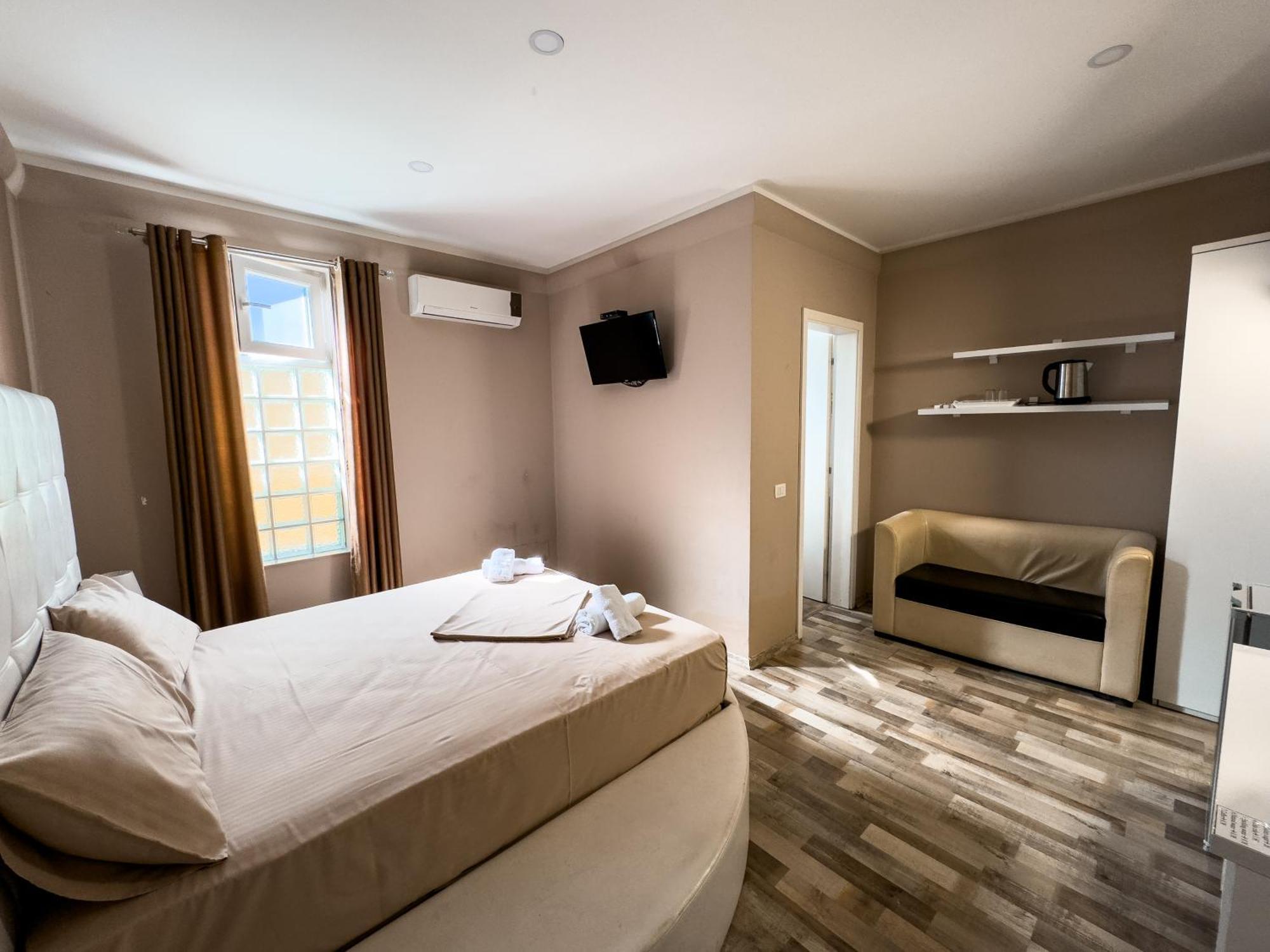 Shkodra Budget Hotel Buitenkant foto