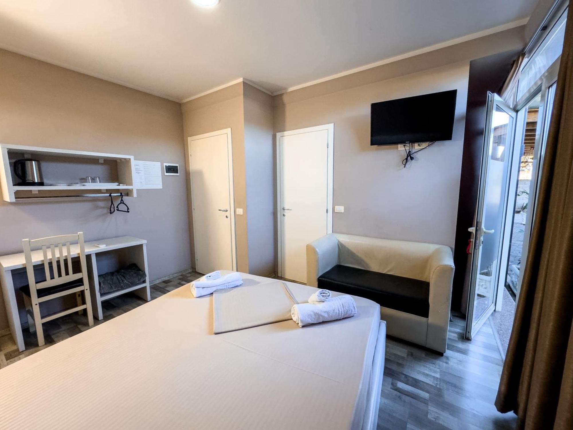 Shkodra Budget Hotel Buitenkant foto