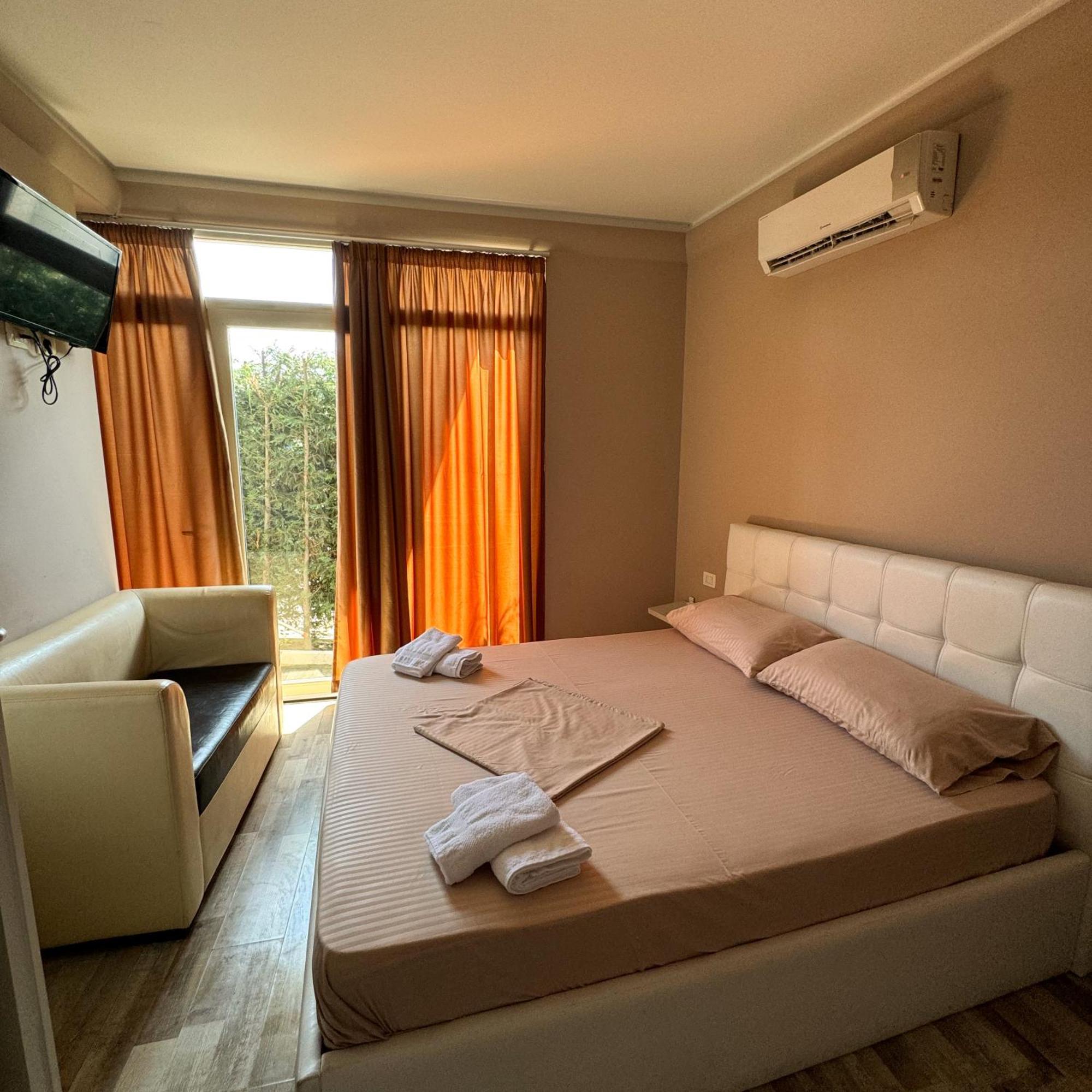 Shkodra Budget Hotel Buitenkant foto